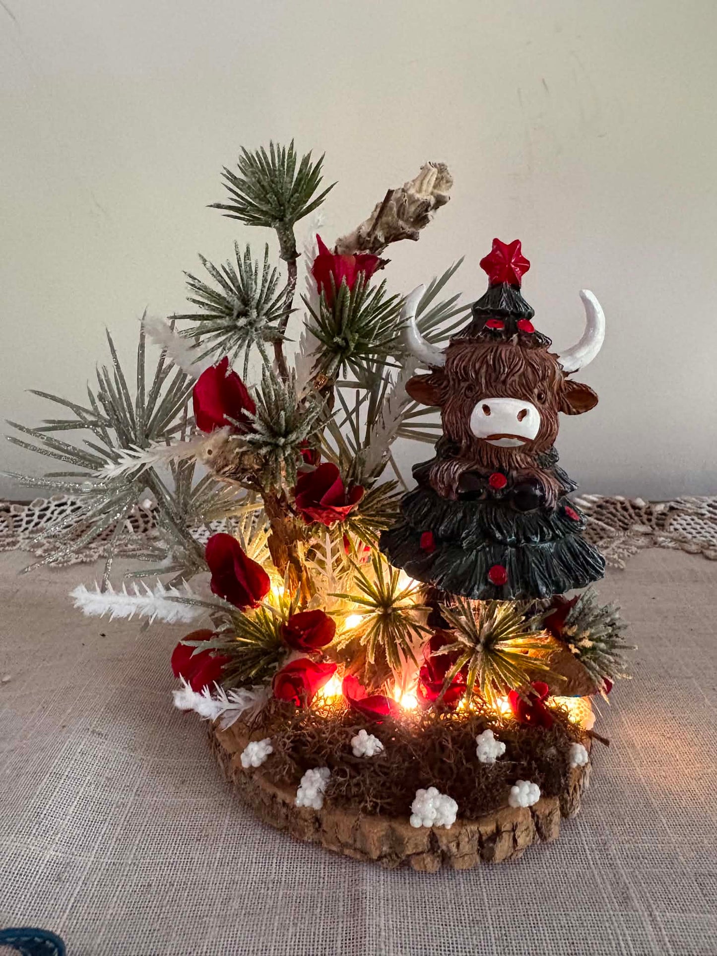 Penelope's Holiday Table Decor with lights