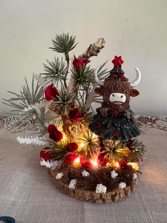 Penelope's Holiday Table Decor with lights