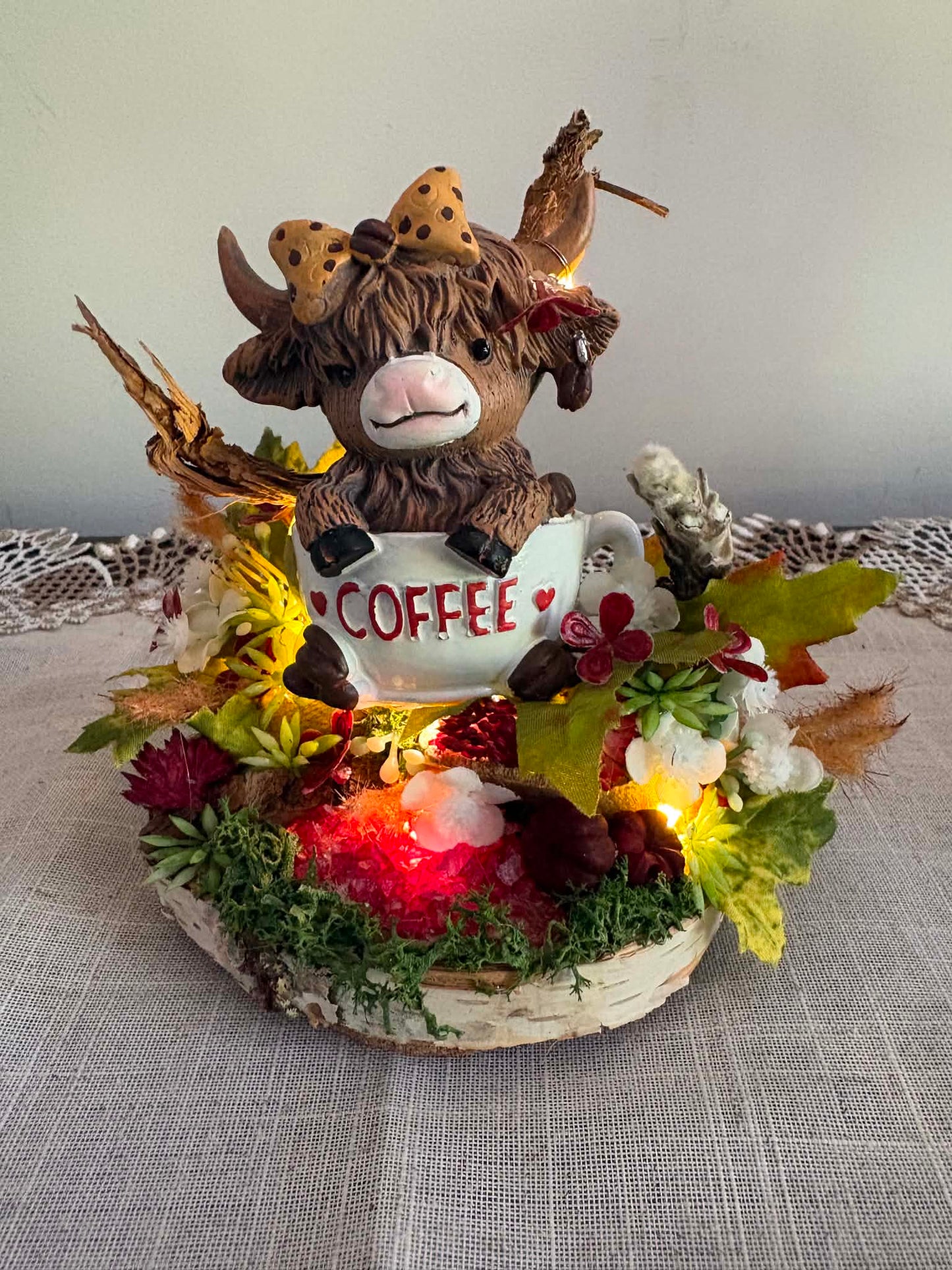 Becky's Coffee Floral
6"W x 6"H x 4"D
